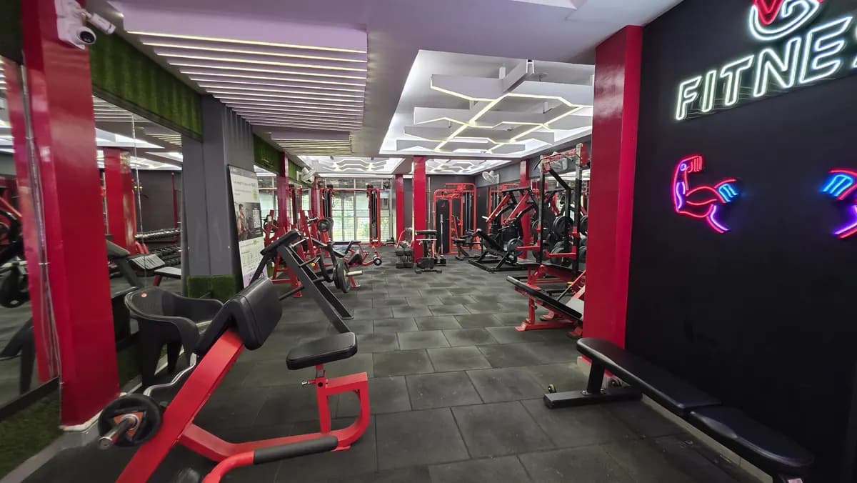 Shakti Khand, Ghaziabad: a WTF gym floor