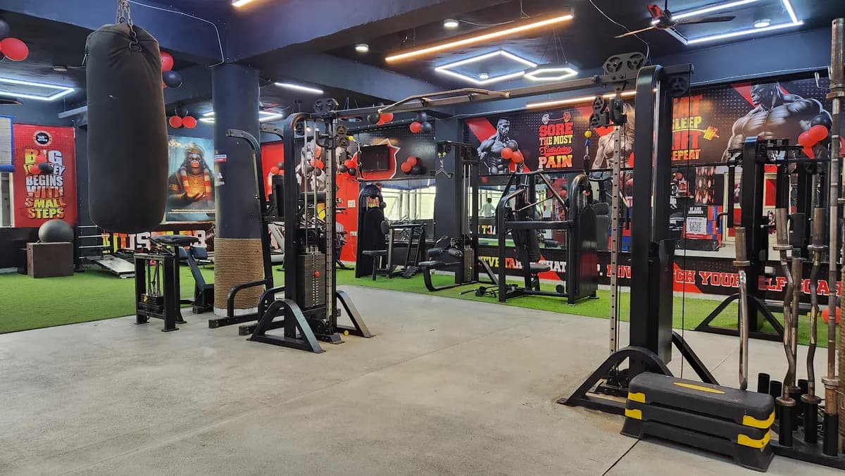 Sector 22, Noida: a WTF gym floor