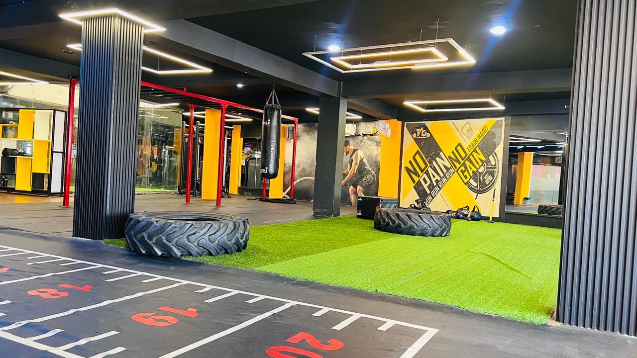 THE ALPHA GYM 24*7
